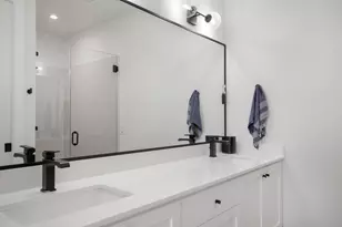 1410 E 3rd St, Austin, TX 78702 - Photo 19