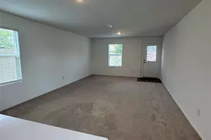 63 Trinity Cir, Lockhart, TX 78644 - Photo 5