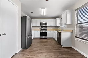 18425 Crestwind Ln, Elgin, TX 78621 - Photo 5