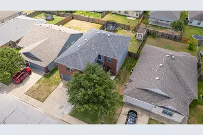 18425 Crestwind Lane, Elgin, TX 78621 - Photo 35