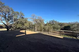 310 San Saba Dr, Buda, TX 78610 - Photo 11