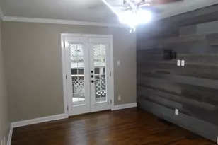 912 E 32nd St, Austin, TX 78705 - Photo 9