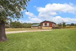 537 Leisure Ln, Cedar Creek, TX 78612 - Photo 35