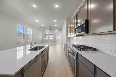 8012 Shining Flor Run, Lago Vista, TX 78645 - Photo 13