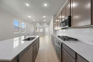 8012 Shining Flor Run, Lago Vista, TX 78645 - Photo 13