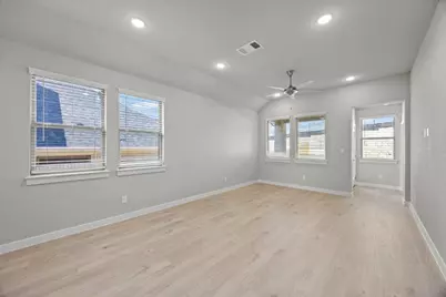 8012 Shining Flor Run, Lago Vista, TX 78645 - Photo 7