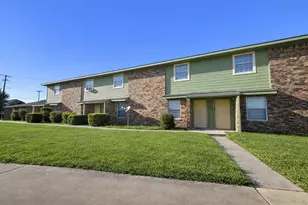 300 Meadow Dr, Rockdale, TX 76567 - Photo 5