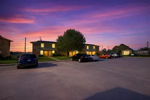 300 Meadow Dr, Rockdale, TX 76567 - Photo 9