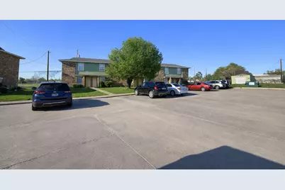 300 Meadow Drive, Rockdale, TX 76567 - Photo 11