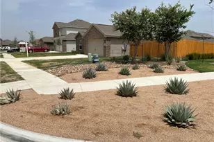 100 Fairfax Ln, Jarrell, TX 76537 - Photo 7