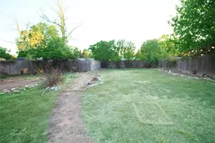327 W Mulberry St, Fredericksburg, TX 78624 - Photo 13