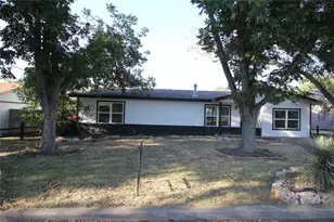 327 W Mulberry St, Fredericksburg, TX 78624 - Photo 37