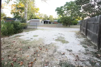 327 W Mulberry Street, Fredericksburg, TX 78624 - Photo 35