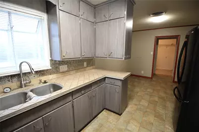 327 W Mulberry Street, Fredericksburg, TX 78624 - Photo 21