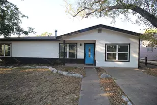 327 W Mulberry St, Fredericksburg, TX 78624 - Photo 13