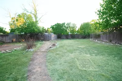 327 W Mulberry Street, Fredericksburg, TX 78624 - Photo 19