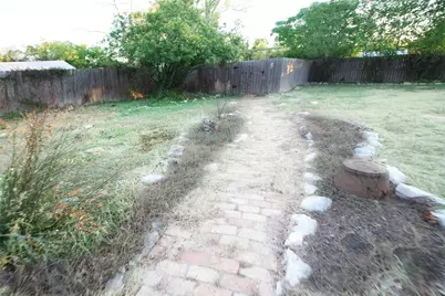 327 W Mulberry Street, Fredericksburg, TX 78624 - Photo 21