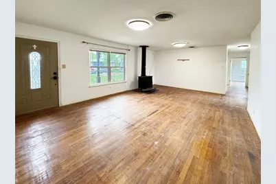 327 W Mulberry Street, Fredericksburg, TX 78624 - Photo 3