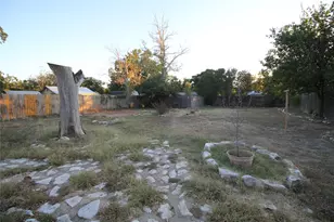 327 W Mulberry St, Fredericksburg, TX 78624 - Photo 33