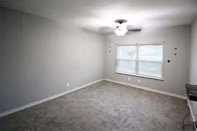 327 W Mulberry Street, Fredericksburg, TX 78624 - Photo 9