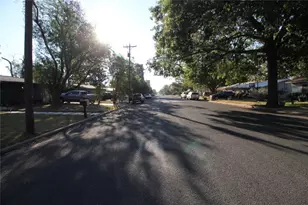 327 W Mulberry St, Fredericksburg, TX 78624 - Photo 35