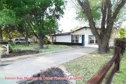 327 W Mulberry Street, Fredericksburg, TX 78624 - Photo 1