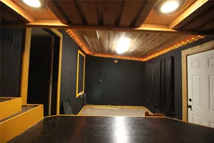 327 W Mulberry St, Fredericksburg, TX 78624 - Photo 15