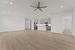 111 Falling Star Cir, San Marcos, TX 78666 - Photo 11