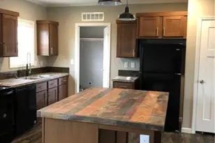 1098 Engelke Rd, Buda, TX 78640 - Photo 5