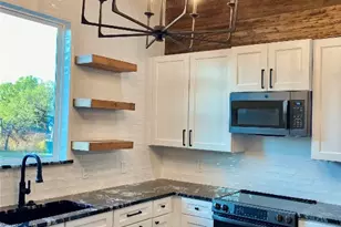 305 N Hall St, Richland Springs, TX 78643 - Photo 9