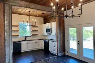 305 N Hall St, Richland Springs, TX 78643 - Photo 5