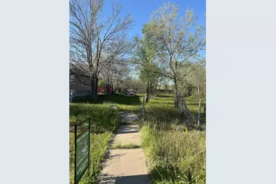 602 W Martin Luther King Jr Boulevard, Taylor, TX 76574 - Photo 3