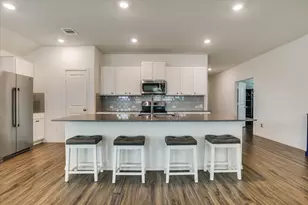 317 Colthorpe Ln, Hutto, TX 78634 - Photo 5