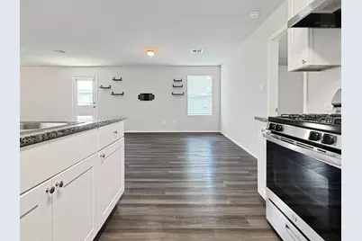 1215 Robbins, San Antonio, TX 78245 - Photo 9