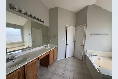 1810 Rosenborough Lane N, Round Rock, TX 78665 - Photo 21