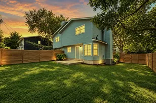 2011 Kirksey Dr, Austin, TX 78741 - Photo 19