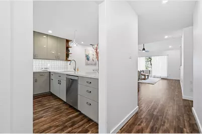 3857 Williamsburg Circle, Austin, TX 78731 - Photo 9