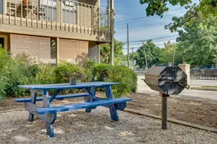 202 E 45th St, Austin, TX 78751 - Photo 27