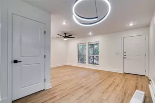 202 E 45th St, Austin, TX 78751 - Photo 9