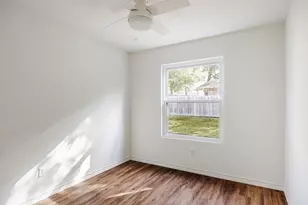 1003 Glen Oaks Ct, Austin, TX 78702 - Photo 23