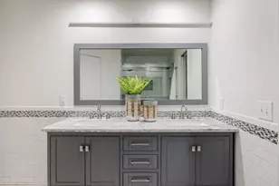 1003 Glen Oaks Ct, Austin, TX 78702 - Photo 21