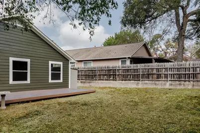 1003 Glen Oaks Court, Austin, TX 78702 - Photo 31