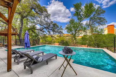 810 N Loop Street, San Marcos, TX 78666 - Photo 3