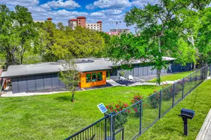 810 N Loop St, San Marcos, TX 78666 - Photo 5