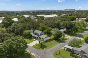 300 E Bluebonnet Ln, Johnson City, TX 78636 - Photo 31