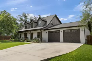 300 E Bluebonnet Ln, Johnson City, TX 78636 - Photo 37