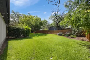 300 E Bluebonnet Ln, Johnson City, TX 78636 - Photo 27