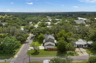 300 E Bluebonnet Ln, Johnson City, TX 78636 - Photo 33