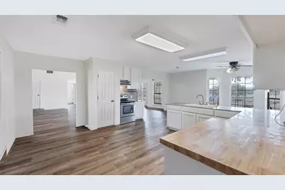 2569 County Road 443, Waelder, TX 78959 - Photo 21