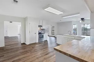 2569 Co Rd 443, Waelder, TX 78959 - Photo 21